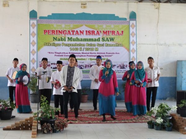 Meningkatkan Ahklak dan Karakter Siswa Dengan Kegiatan Keagamaan